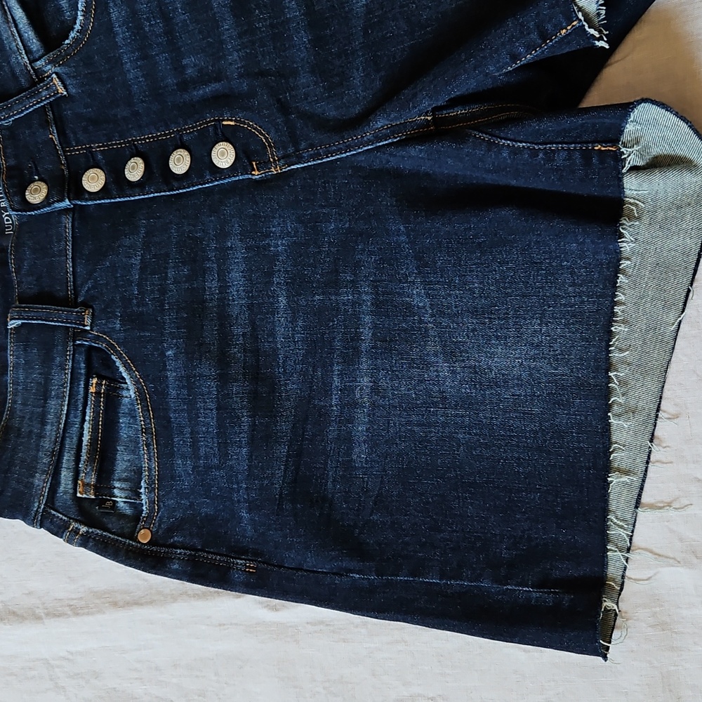 Judy Blue Darck Blue Cut Off Jean Shorts High-Waisted Button Fly Sz 1Xlarge - Picture 12 of 16